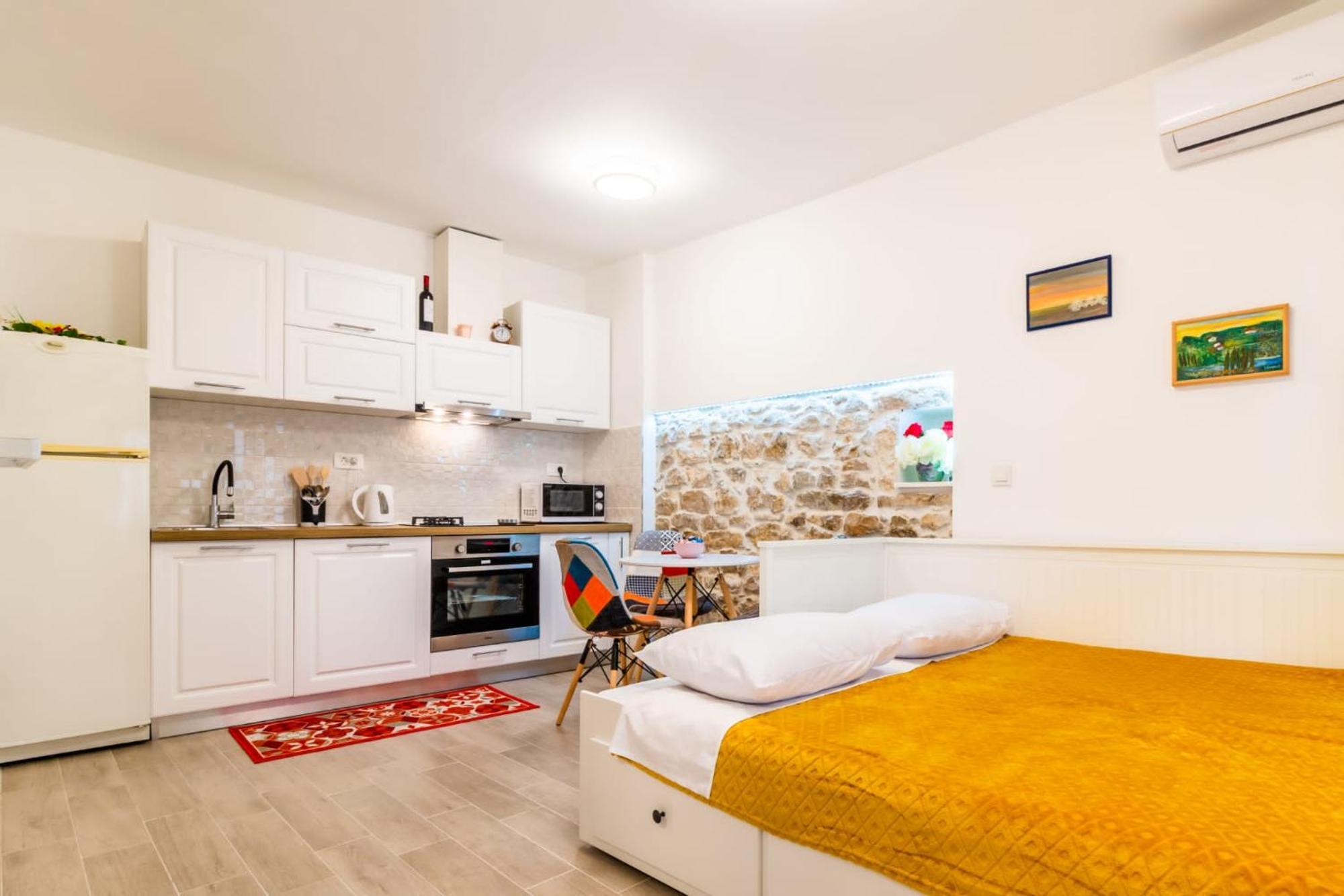 Studio Apartman Mirela Kastel Stafilic Kastela Dış mekan fotoğraf